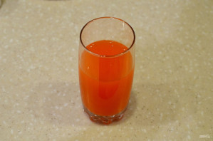 Морковный сок со сливками - фото шаг 3