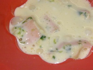 Омлет с сосиской и сыром - фото шаг 8