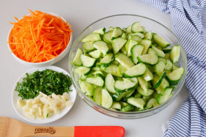 Салат из огурцов на зиму по-корейски - фото шаг 2