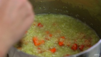 Куриный суп с лапшой по-итальянски - фото шаг 7