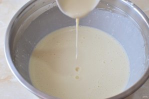 Блины на молоке дрожжевые - фото шаг 8