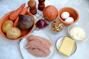 Салат "Гранатовый браслет" с сыром - фото шаг 1