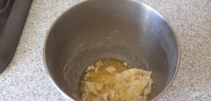 Сочный медово-ореховый пирог - фото шаг 1