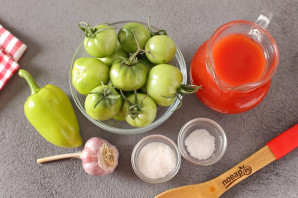 Зеленые помидоры в томатном соке на зиму - фото шаг 1