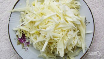 Салат из капусты и огурцов на зиму - фото шаг 1