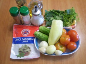 Салат из помидоров и огурцов на зиму - фото шаг 1