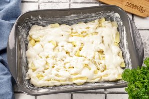 Запеканка с фаршем под соусом Бешамель