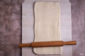 Слоеные пирожки с сыром и луком - фото шаг 16