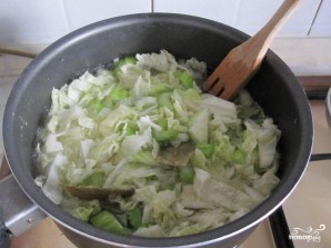 Крем-суп из шпината с сельдереем и капустой - фото шаг 2