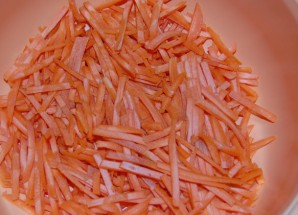 Салат из фунчозы с морковью - фото шаг 1