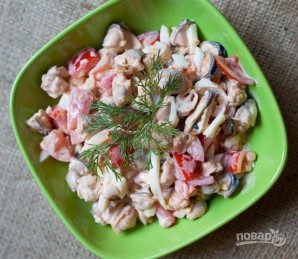 Салат с мидиями и помидорами - фото шаг 6
