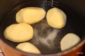 Печеный картофель в фольге в духовке - фото шаг 2