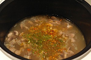 Суп с грибами в мультиварке   - фото шаг 4