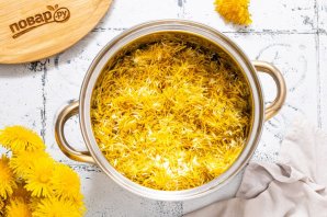 Простой рецепт варенья из одуванчиков - фото шаг 3