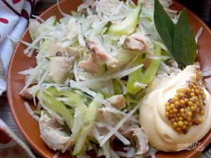 Пикантный салат с дайконом и курицей - фото шаг 7