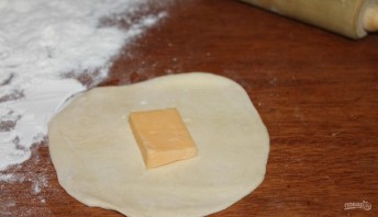 Слоеная самса с сыром - фото шаг 2
