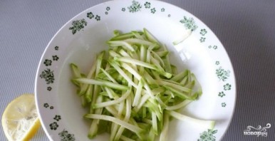 Салат из зеленых овощей - фото шаг 2