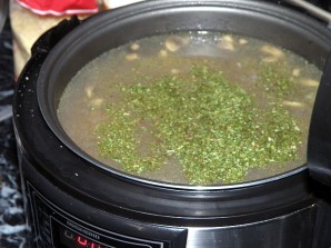 Суп с шампиньонами в мультиварке - фото шаг 10