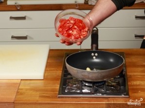 Баклажаны, фаршированные помидорами и сыром - фото шаг 4