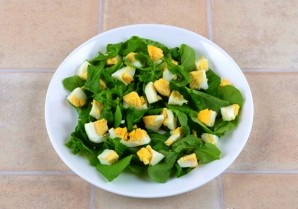 Простой салат из яиц - фото шаг 4