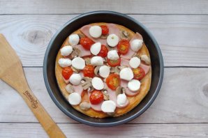 Пицца с ветчиной и грибами - фото шаг 9