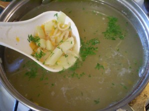 Рыбный суп с вермишелью - фото шаг 6