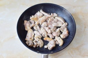 Мясо по-французски с курицей - фото шаг 4