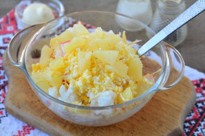 Крабовый салат с ананасом и рисом - фото шаг 7