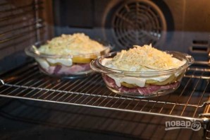 Картошка под шубой в духовке со свининой - фото шаг 14
