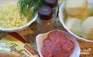 Картошка с колбасой и сыром в духовке - фото шаг 1