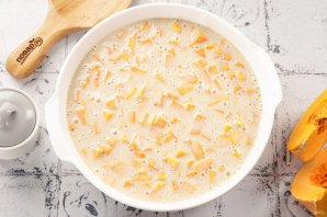 Шарлотка с тыквой - фото шаг 8