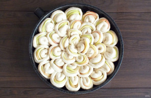 Пирог "Хризантема" с яблоками - фото шаг 13