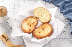 Гренки с молоком и яйцом - фото шаг 10
