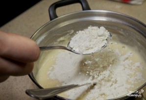 Тесто на пельмени на молоке - фото шаг 5