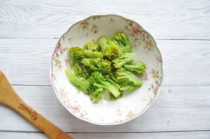 Салат из ветчины с брокколи - фото шаг 2