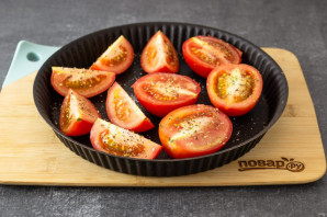 Вяленые помидоры с базиликом - фото шаг 3