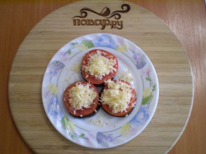Жареные баклажаны с помидорами и сыром - фото шаг 8