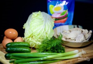 Салат с курицей, пекинской капустой и огурцом - фото шаг 1