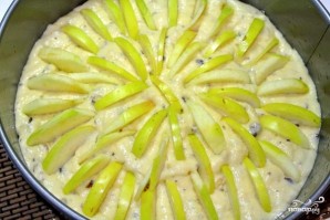 Пирог с яблоками и орехами - фото шаг 6
