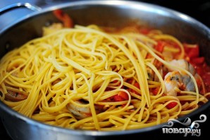 Креветки со спагетти - фото шаг 8