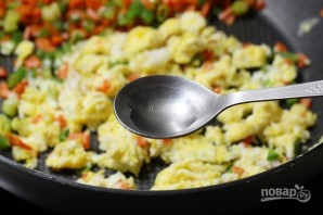 Рис с овощами и яйцом - фото шаг 3