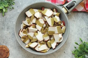 Подлива из белых грибов - фото шаг 3