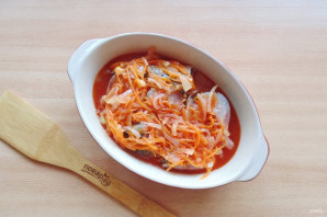 Пеленгас в томатном соусе в духовке - фото шаг 8