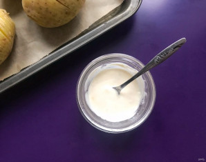 Картошка-гармошка с чесночным маринадом "Махеев" и сыром - фото шаг 3