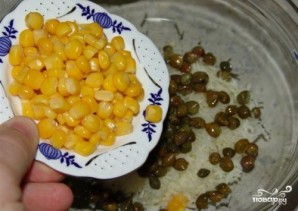 Салат "Любимый" с кукурузой - фото шаг 5