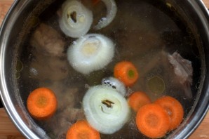 Куриный суп с грибами и цветной капустой - фото шаг 1