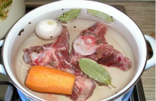 Суп из говядины с томатной пастой - фото шаг 1