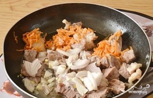 Жаркое из свинины с картофелем и грибами - фото шаг 4