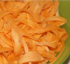 Маринованные кабачки с морковкой - фото шаг 2