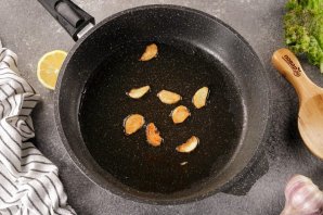 Жареный рис с морепродуктами - фото шаг 6